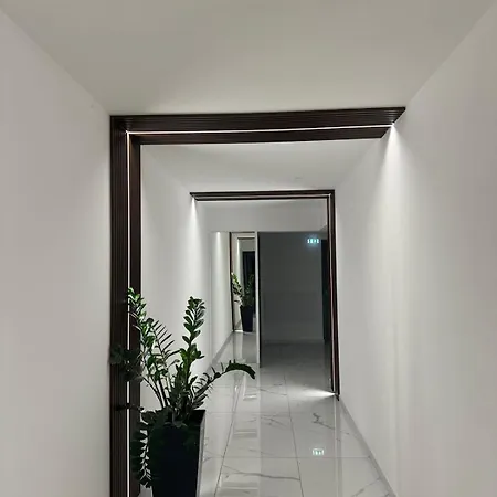 Mall View Modern Penthouse * Larnaca