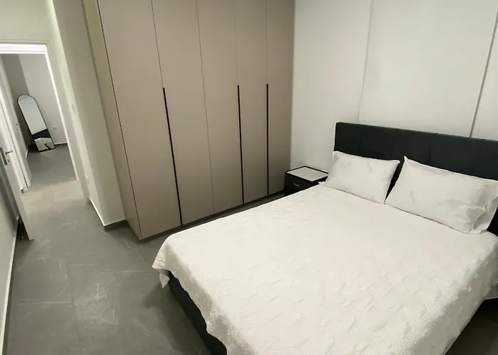 Mall View Modern Penthouse Ларнака