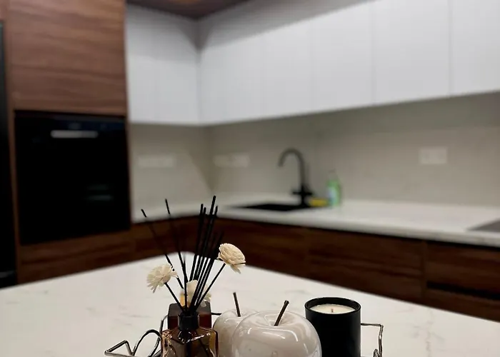 Mall View Modern Penthouse * Larnaka